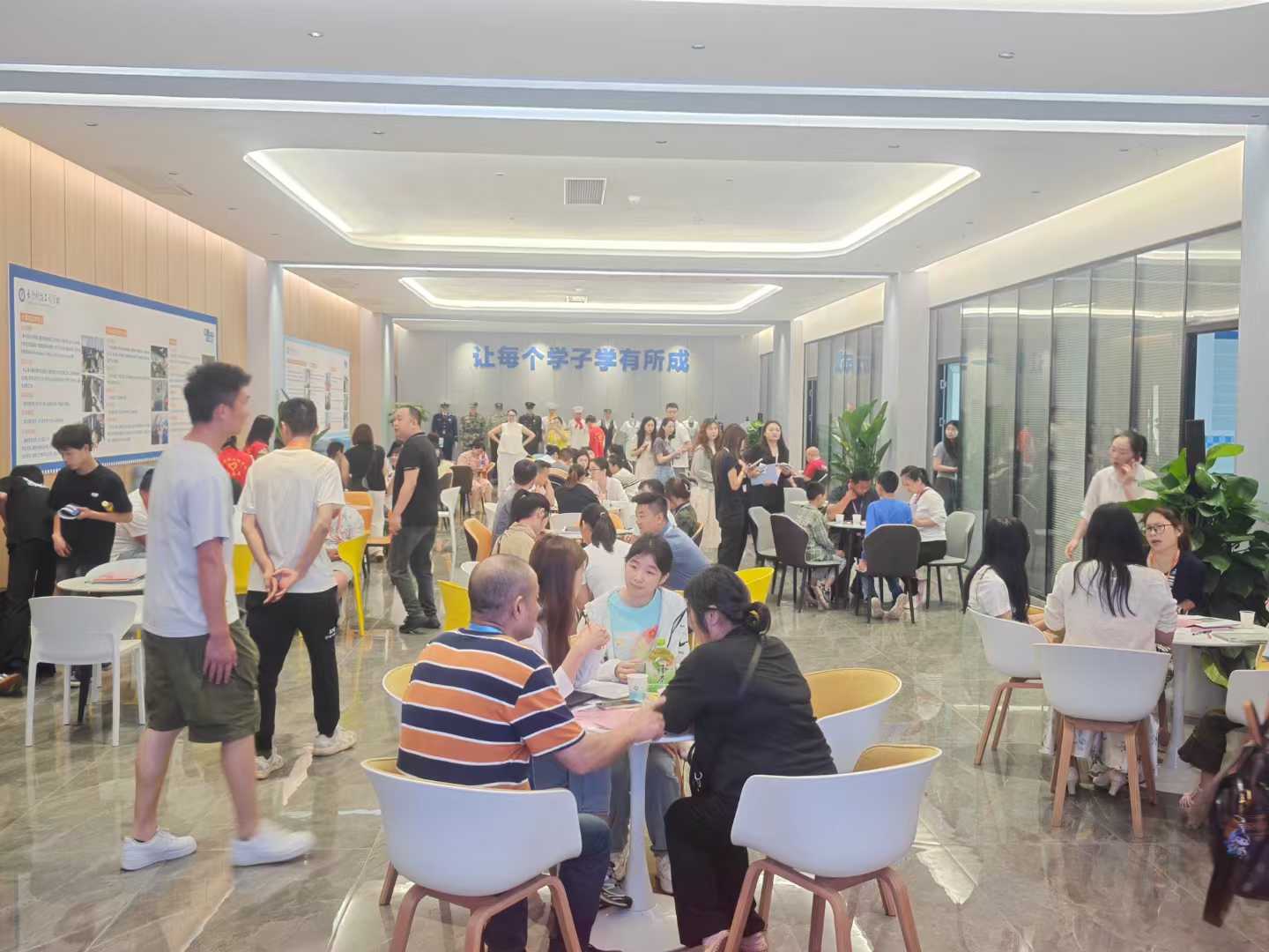 狄鹿烹饪教育校园开放日｜初中毕业择校，为什么一定要实地参观考察？