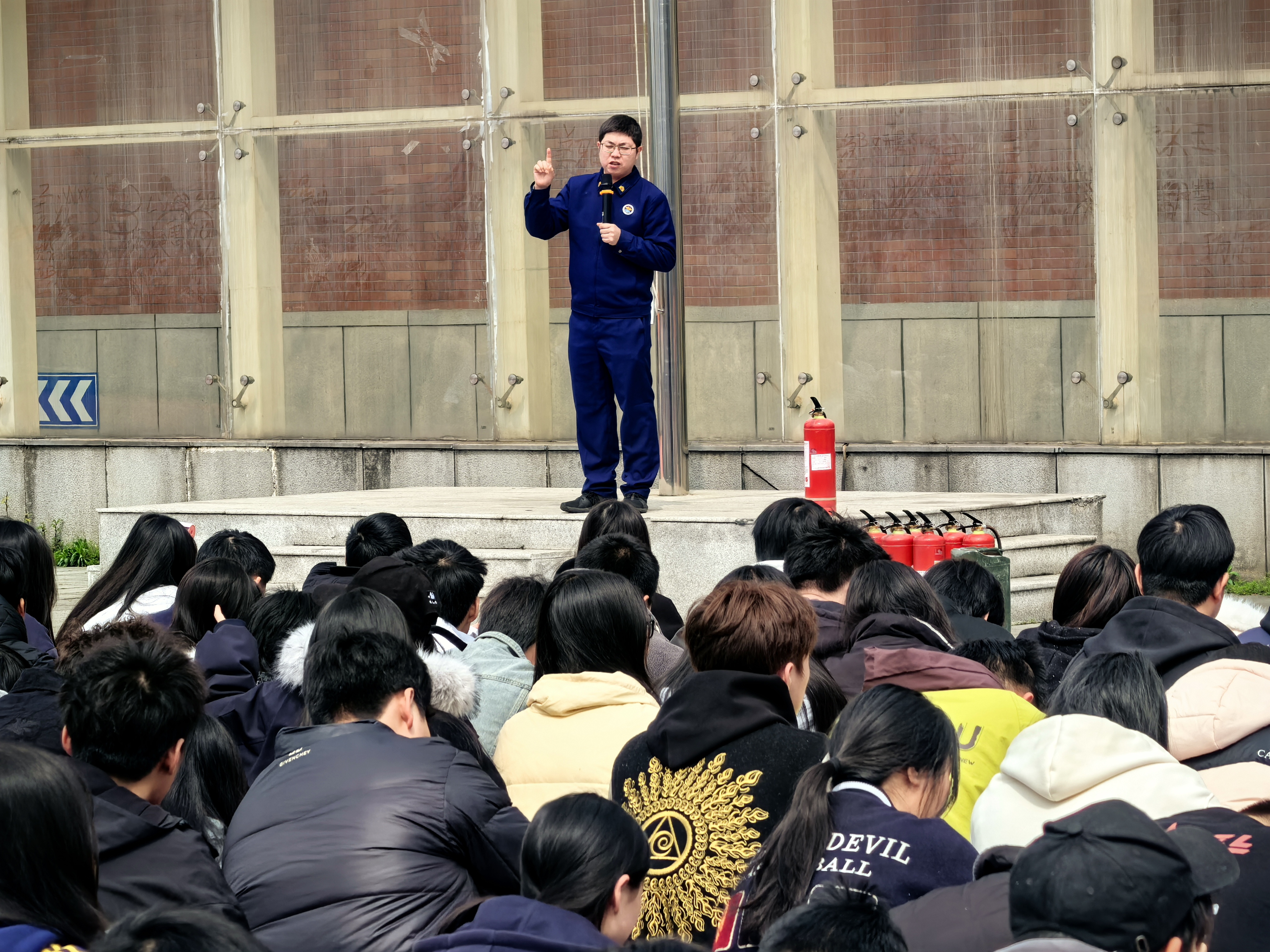 消防&ldquo;开学第一课&rdquo;进校园，筑牢校园安全防线｜长沙科技工程学校开展消防安全宣讲与实操培训