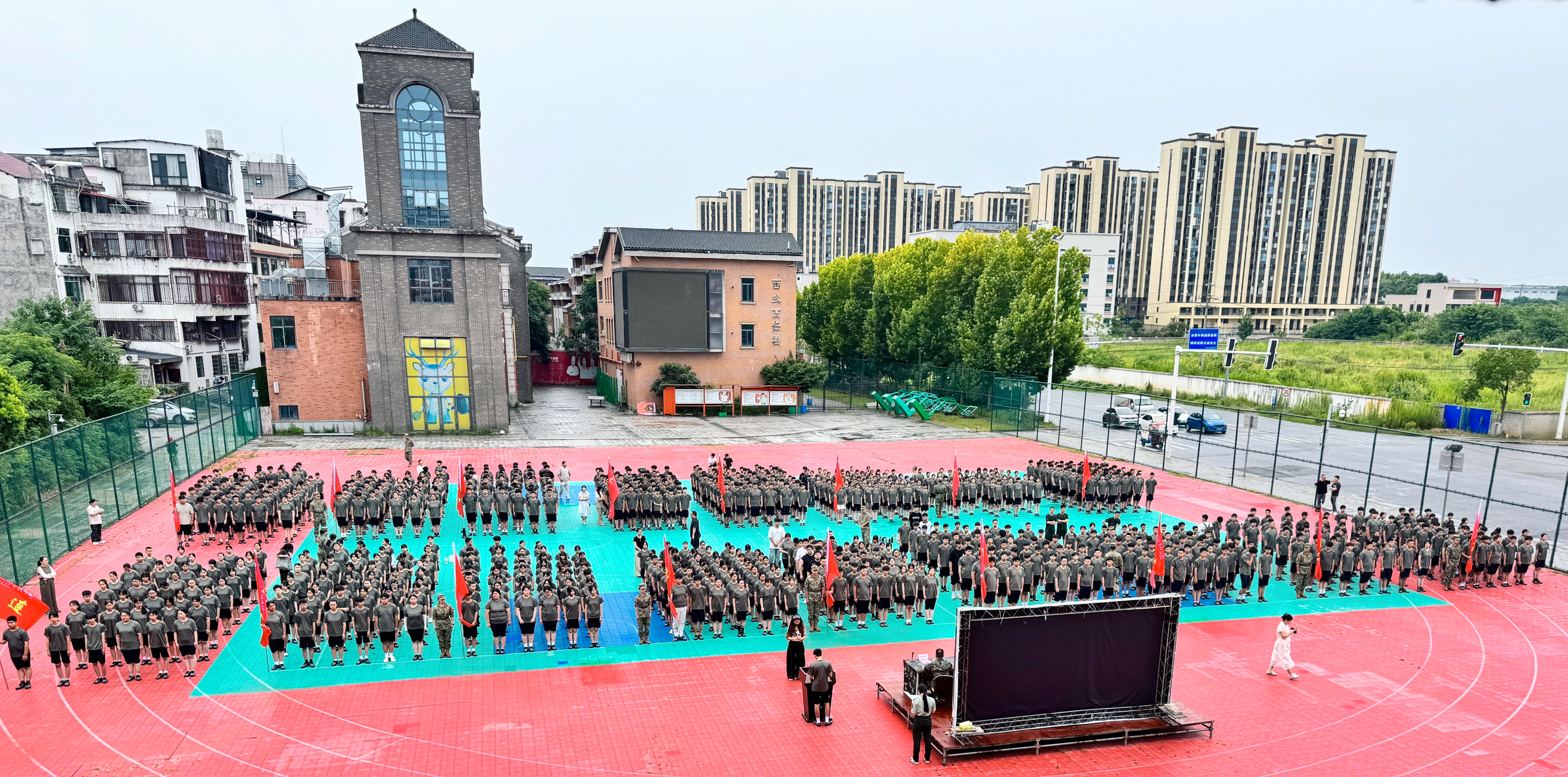 迷彩赴新程 &middot; 砺志启华章 | 长沙科技工程学校2026级新生军训热力开营